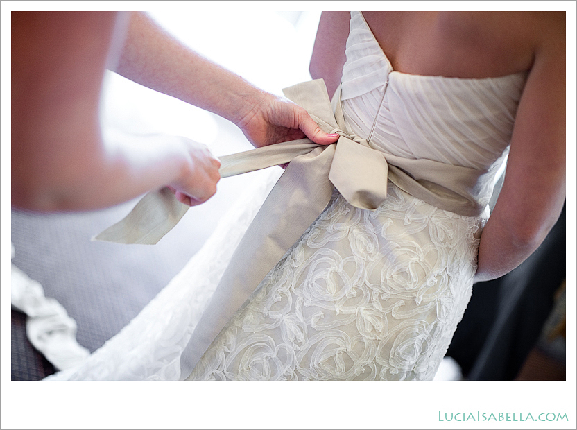 Wedding dress with bow 1