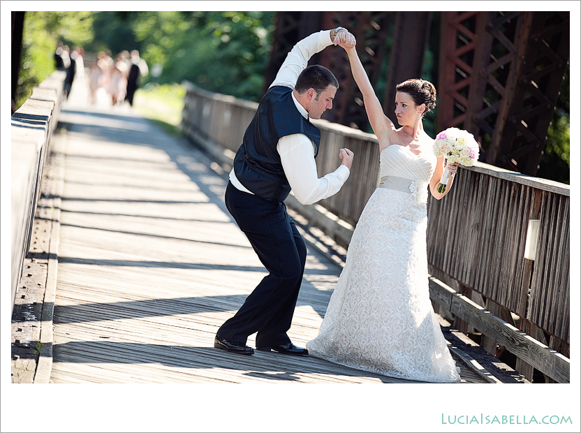  fun wedding couple picture