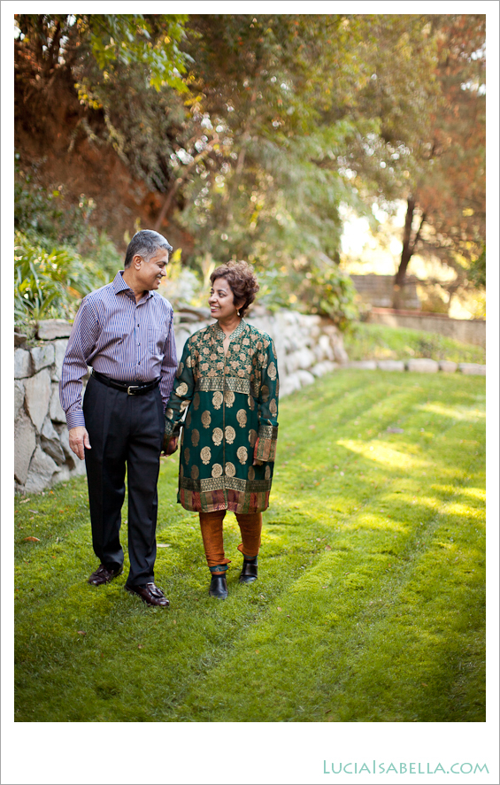11-Monrovia-Outdoor-Family-Holiday-Portrait