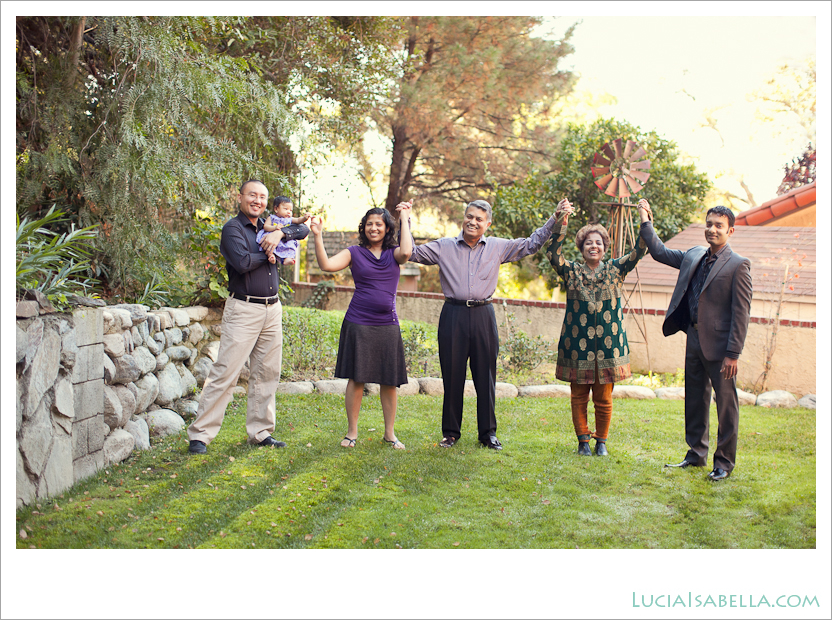 12-Monrovia-Outdoor-Family-Holiday-Portrait